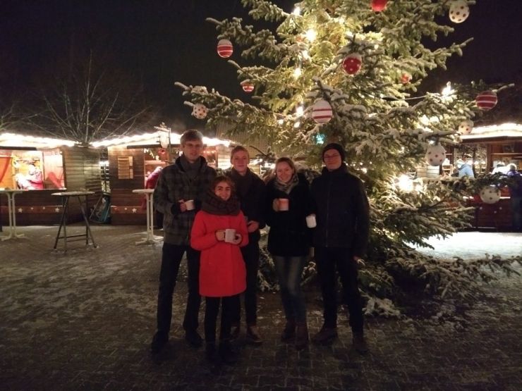 2017_Weihnachtsmarkt mit Glühwein